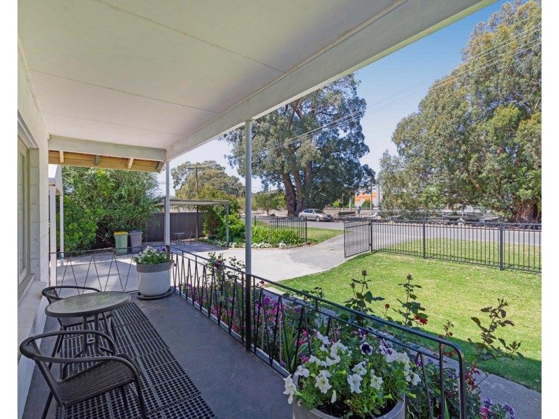 20 Aragon Court, Armadale WA 6112