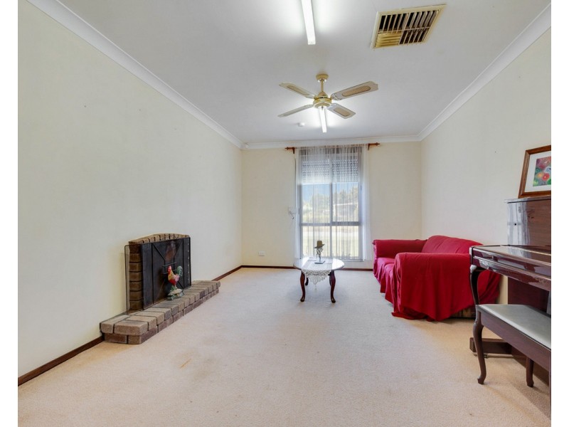 20 Burrowa Street, Armadale WA 6112