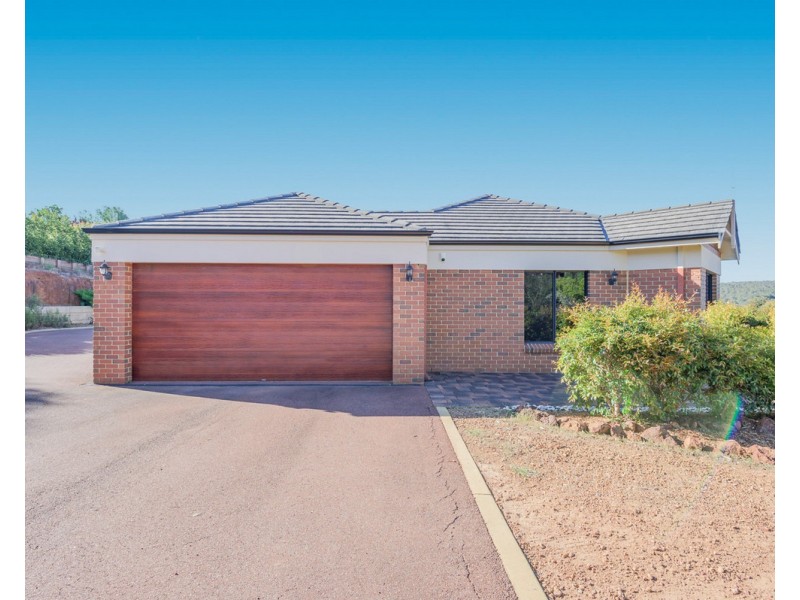 9 Henty Lookout, Roleystone WA 6111