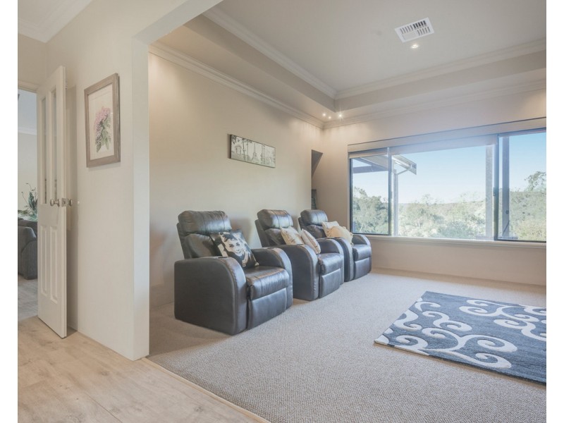 9 Henty Lookout, Roleystone WA 6111