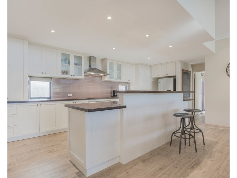 9 Henty Lookout, Roleystone WA 6111