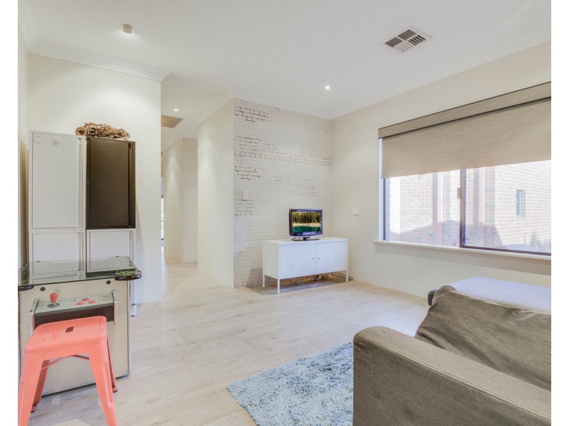 9 Henty Lookout, Roleystone WA 6111