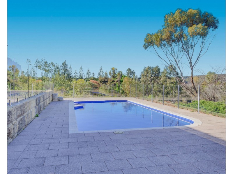 9 Henty Lookout, Roleystone WA 6111