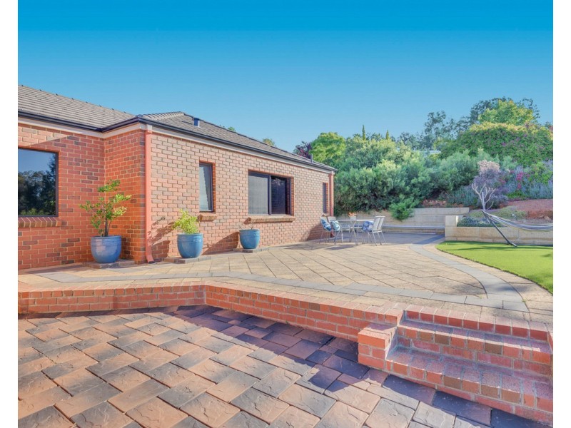 9 Henty Lookout, Roleystone WA 6111