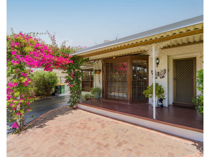 11 Mahara Road, Kelmscott WA 6111