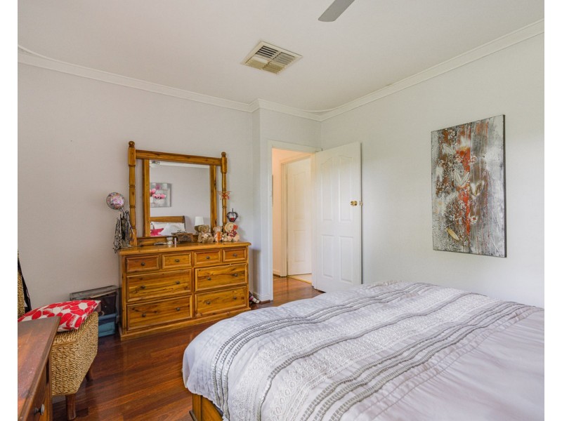 11 Mahara Road, Kelmscott WA 6111