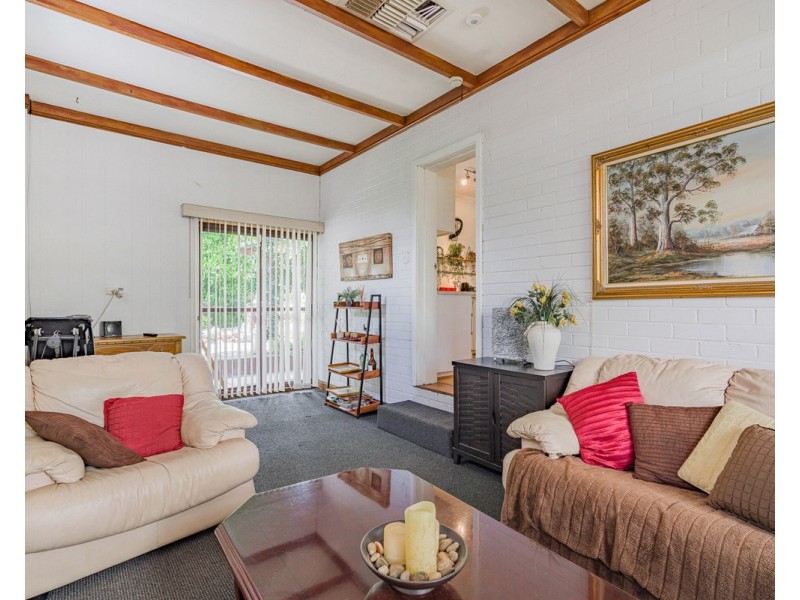 11 Mahara Road, Kelmscott WA 6111