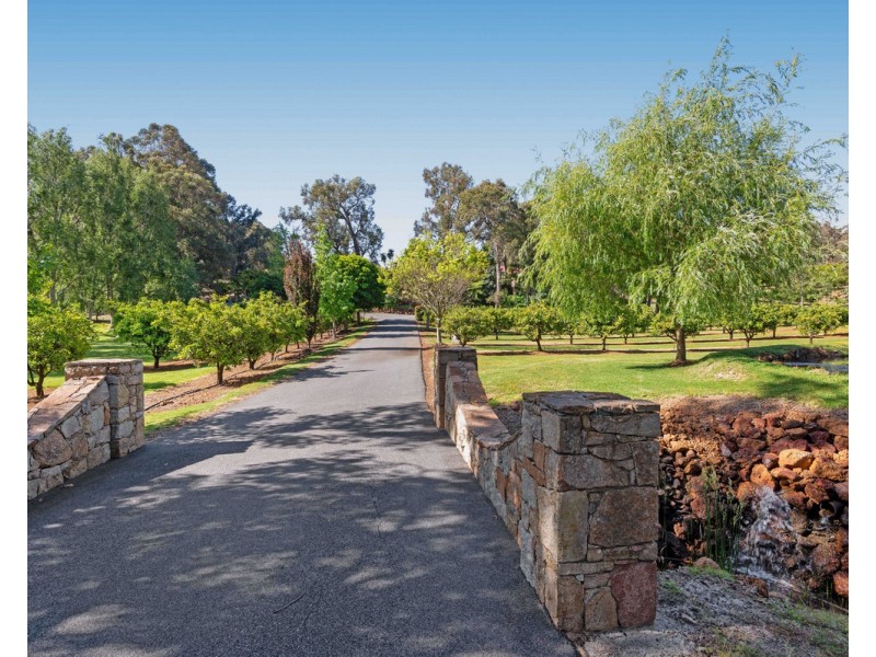 292 Albany Highway, Bedfordale WA 6112