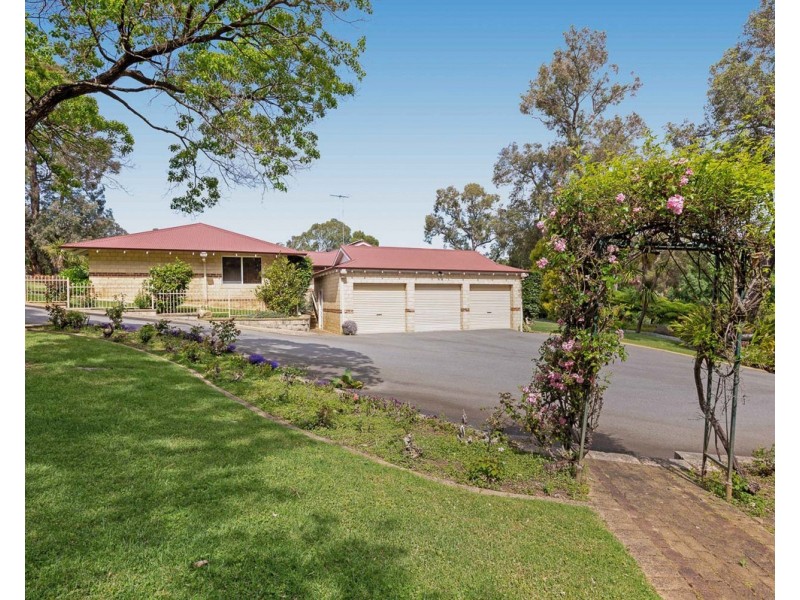 292 Albany Highway, Bedfordale WA 6112
