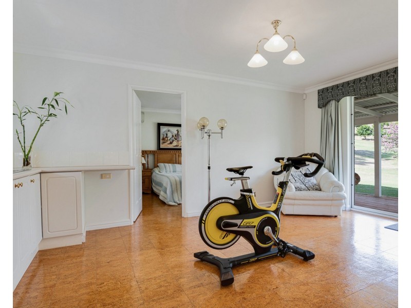 292 Albany Highway, Bedfordale WA 6112