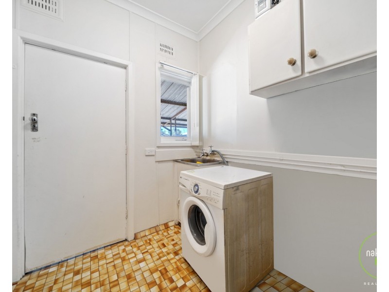 306 Wharf Street, Queens Park WA 6107