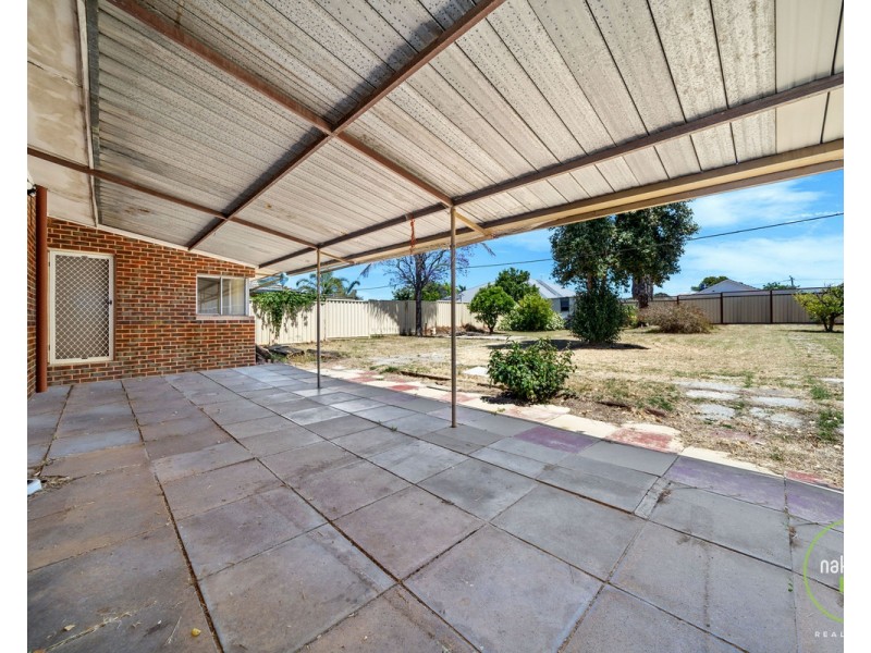 306 Wharf Street, Queens Park WA 6107