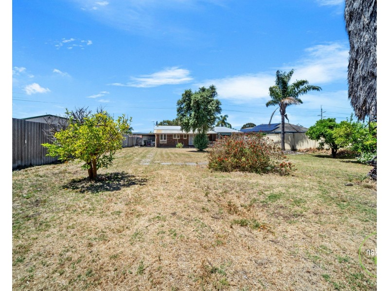 306 Wharf Street, Queens Park WA 6107