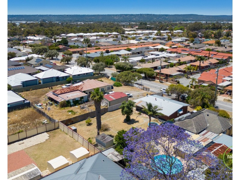 306 Wharf Street, Queens Park WA 6107