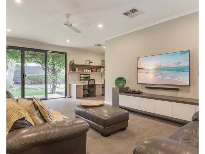 922 Eighty Road, Baldivis WA 6171