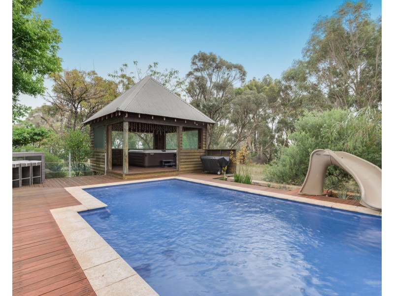 922 Eighty Road, Baldivis WA 6171