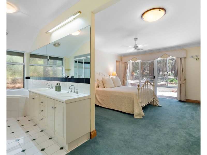 1 Sophia Grove, Roleystone WA 6111