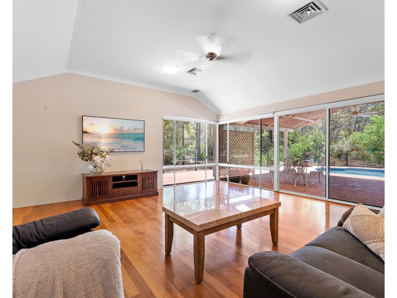 1 Sophia Grove, Roleystone WA 6111