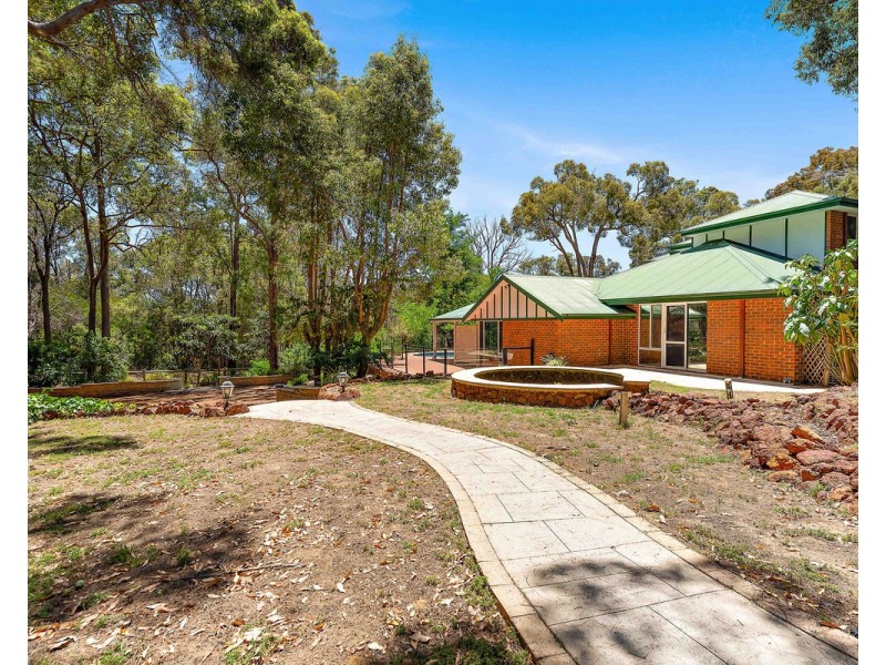 1 Sophia Grove, Roleystone WA 6111