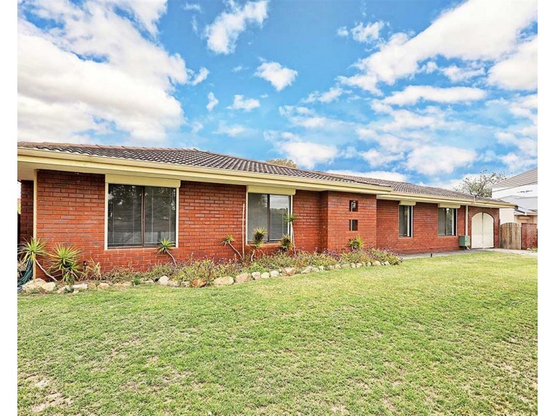 189 Cammillo Road, Kelmscott WA 6111