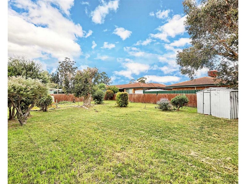 189 Cammillo Road, Kelmscott WA 6111
