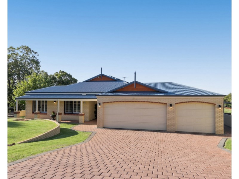 17 Dumas Drive, Bedfordale WA 6112