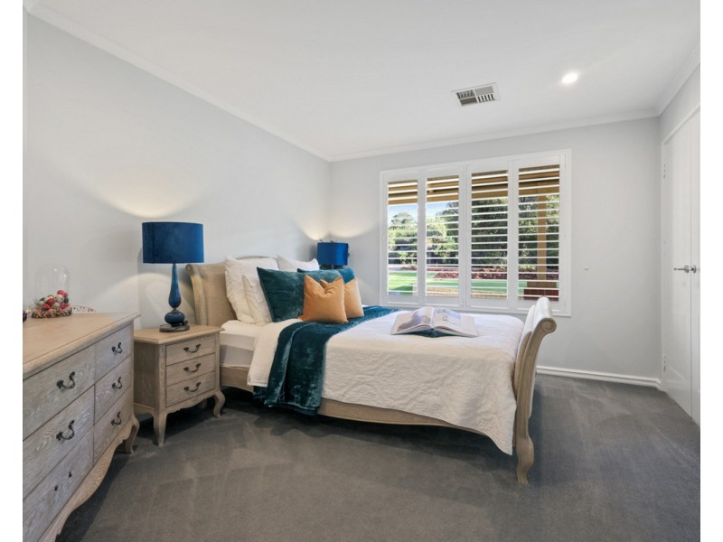 17 Dumas Drive, Bedfordale WA 6112