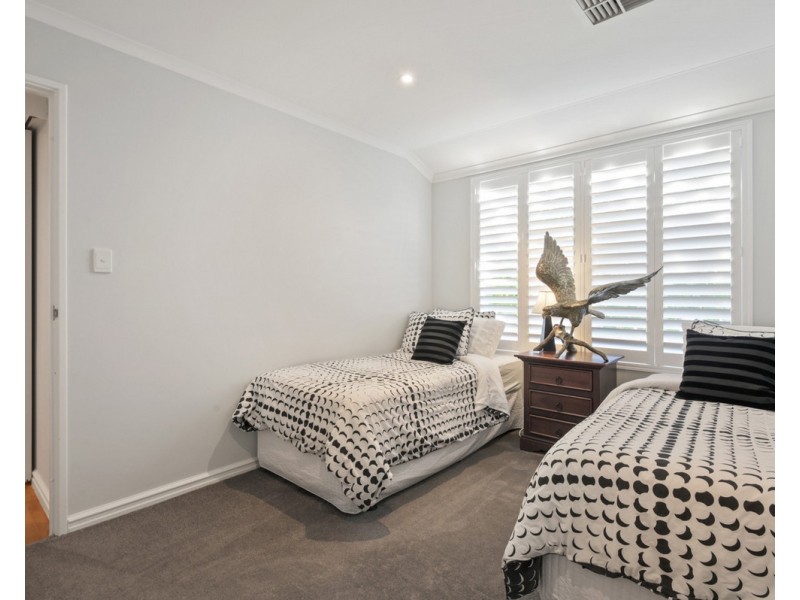 17 Dumas Drive, Bedfordale WA 6112