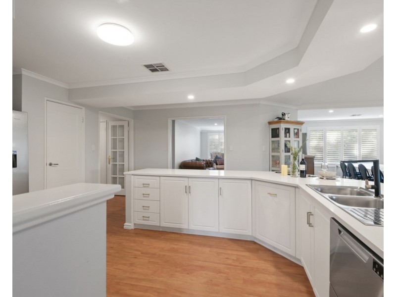 17 Dumas Drive, Bedfordale WA 6112