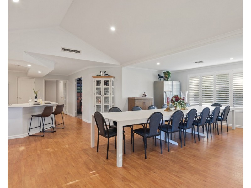 17 Dumas Drive, Bedfordale WA 6112