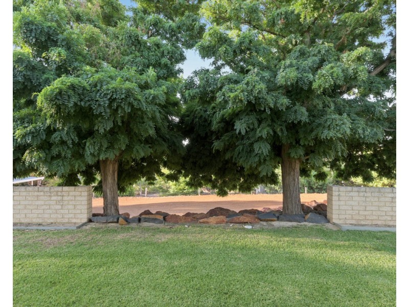 17 Dumas Drive, Bedfordale WA 6112