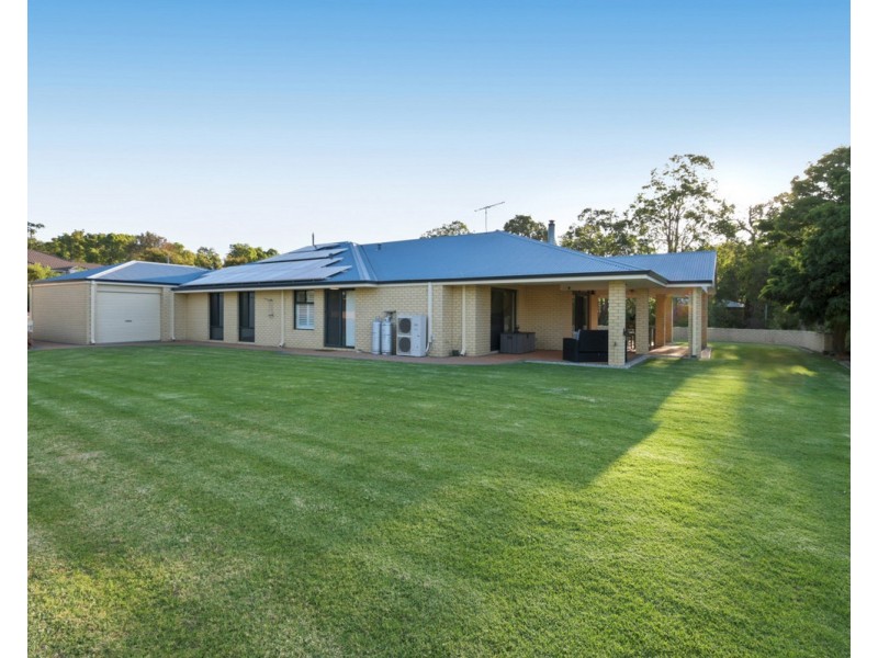 17 Dumas Drive, Bedfordale WA 6112