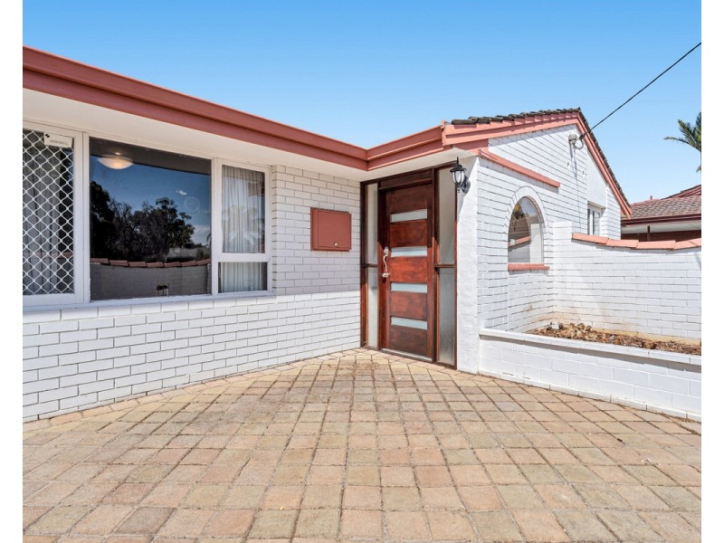 6 Chamberlain Way, Armadale WA 6112