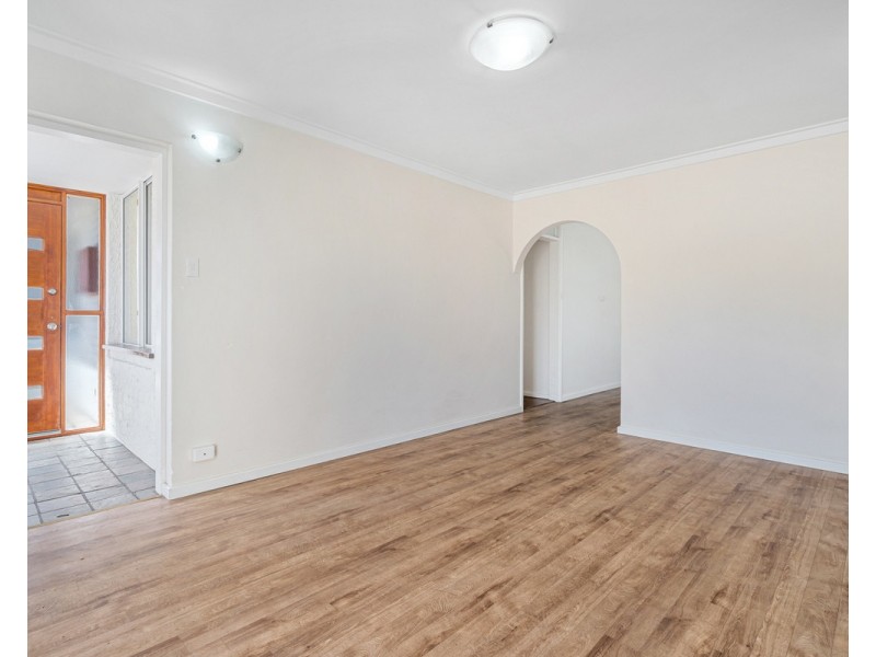 6 Chamberlain Way, Armadale WA 6112