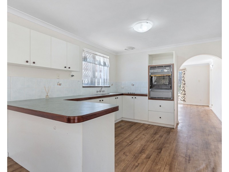 6 Chamberlain Way, Armadale WA 6112