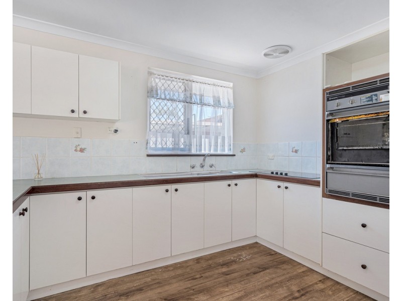 6 Chamberlain Way, Armadale WA 6112