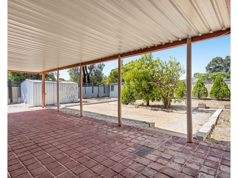 6 Chamberlain Way, Armadale WA 6112