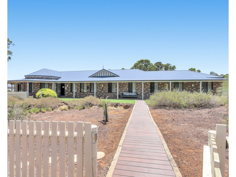 1 Blissett Drive, Bedfordale WA 6112