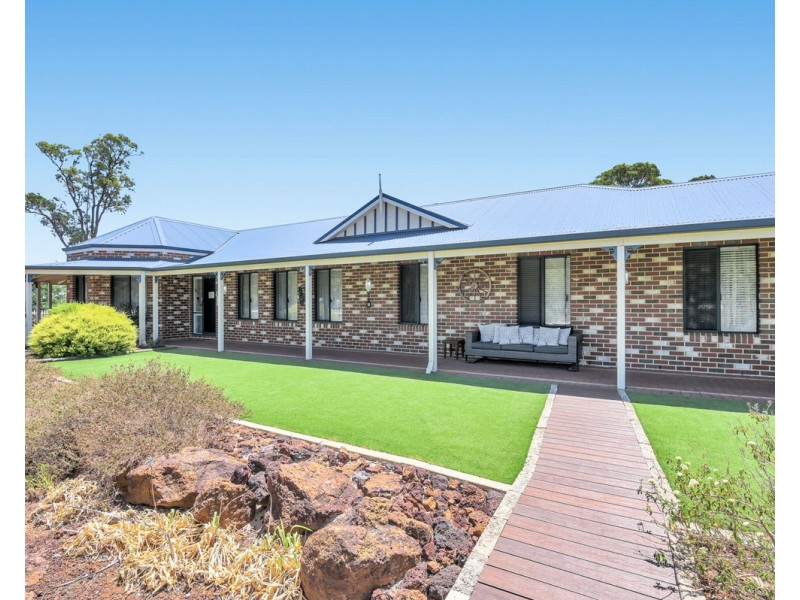 1 Blissett Drive, Bedfordale WA 6112