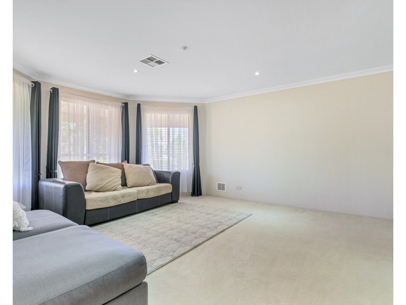 1 Blissett Drive, Bedfordale WA 6112