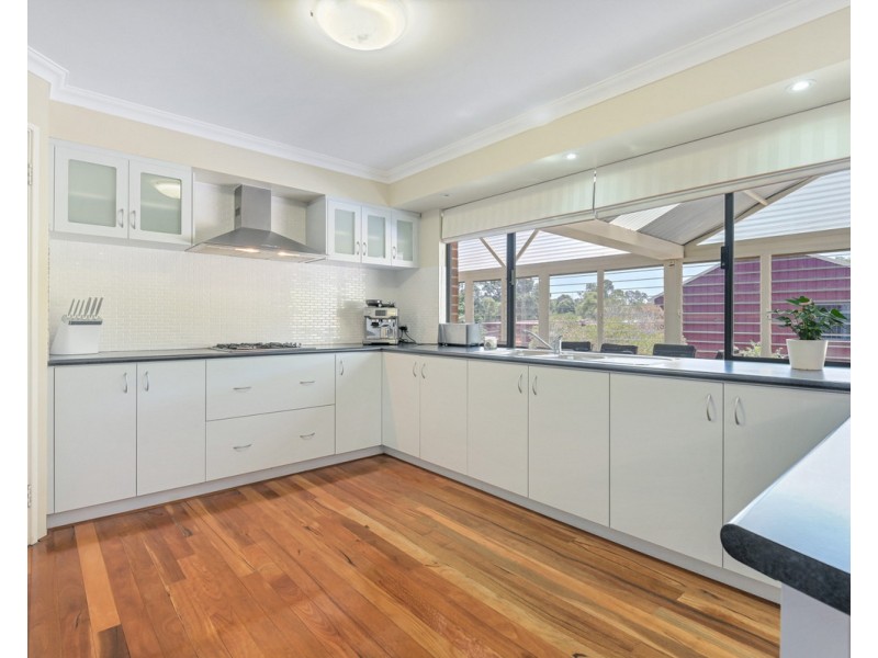 1 Blissett Drive, Bedfordale WA 6112