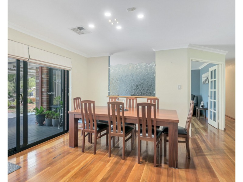 1 Blissett Drive, Bedfordale WA 6112