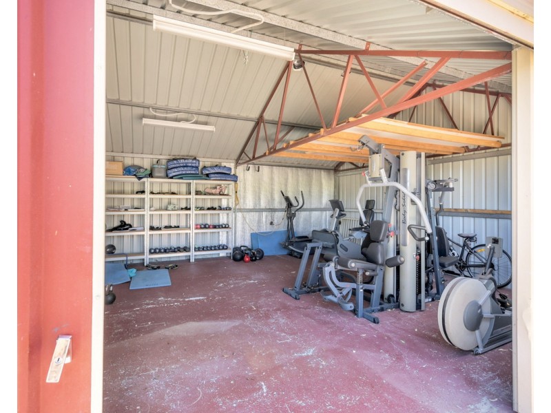 1 Blissett Drive, Bedfordale WA 6112