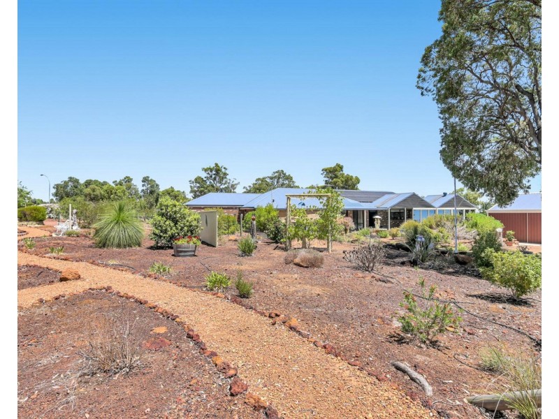 1 Blissett Drive, Bedfordale WA 6112