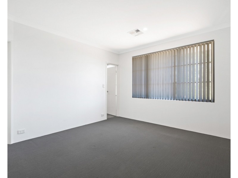 17 Vistula Terrace, Kelmscott WA 6111