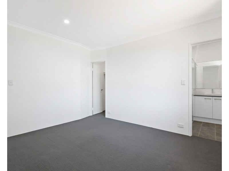 17 Vistula Terrace, Kelmscott WA 6111