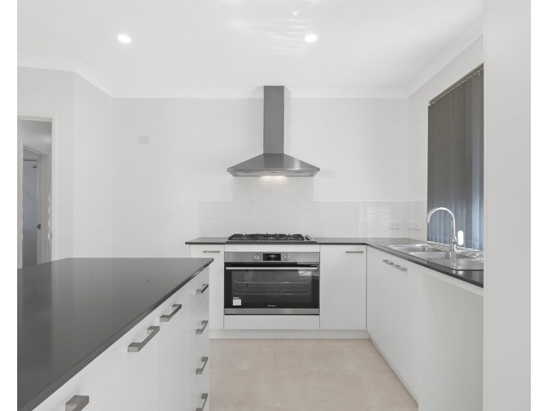 17 Vistula Terrace, Kelmscott WA 6111