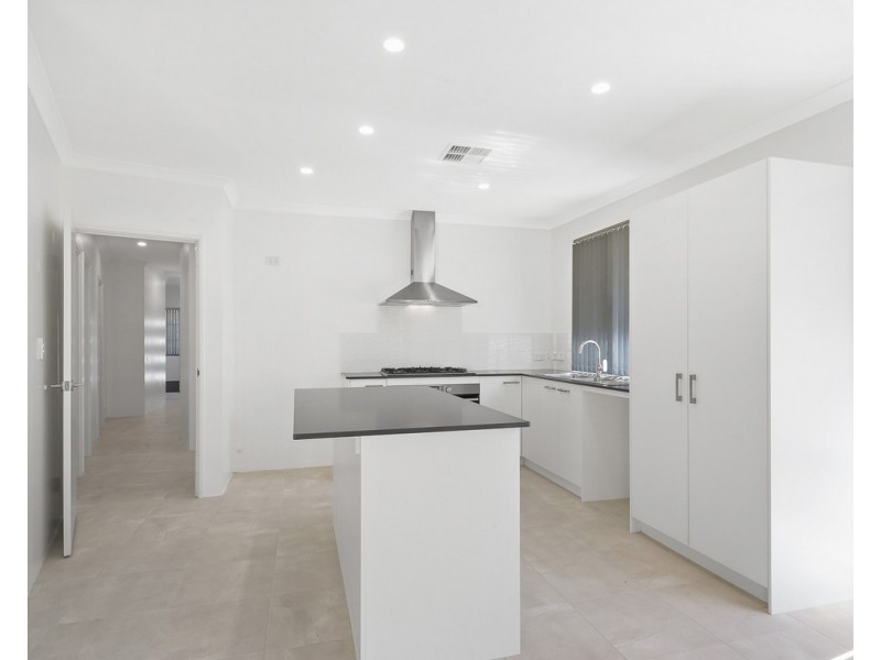 17 Vistula Terrace, Kelmscott WA 6111