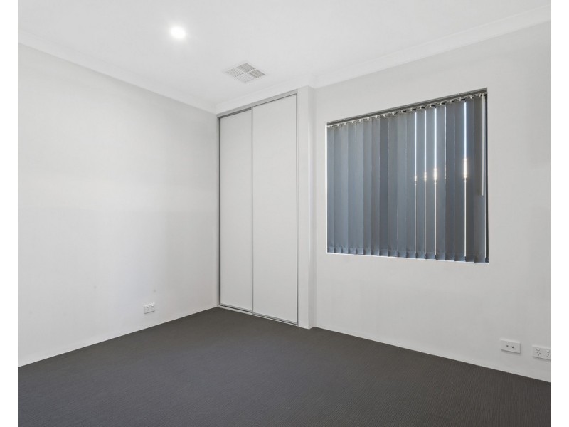 17 Vistula Terrace, Kelmscott WA 6111