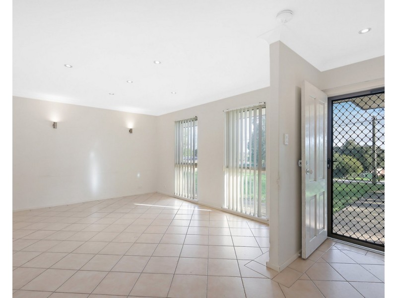 19 Vistula Terrace, Kelmscott WA 6111